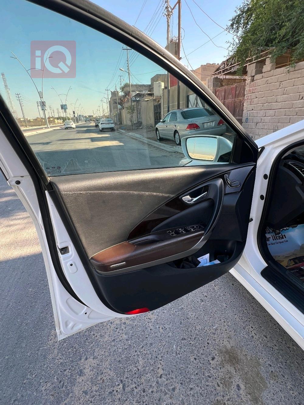 هيونداي أزيرا